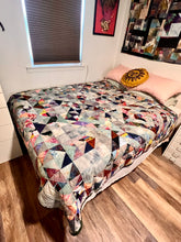 Load image into Gallery viewer, Wandering Path Quilt