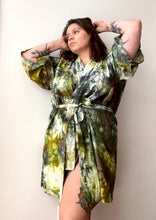 Load image into Gallery viewer, Forest Short Robe
