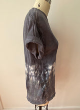 Load image into Gallery viewer, Fault Line Shibori Tee